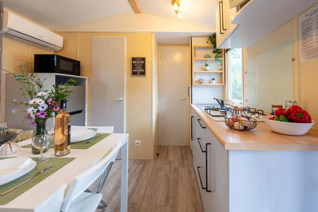 L Arbousier, Mobil-Home Vue Degagee Sur La Mer Hyeres 0*,  France